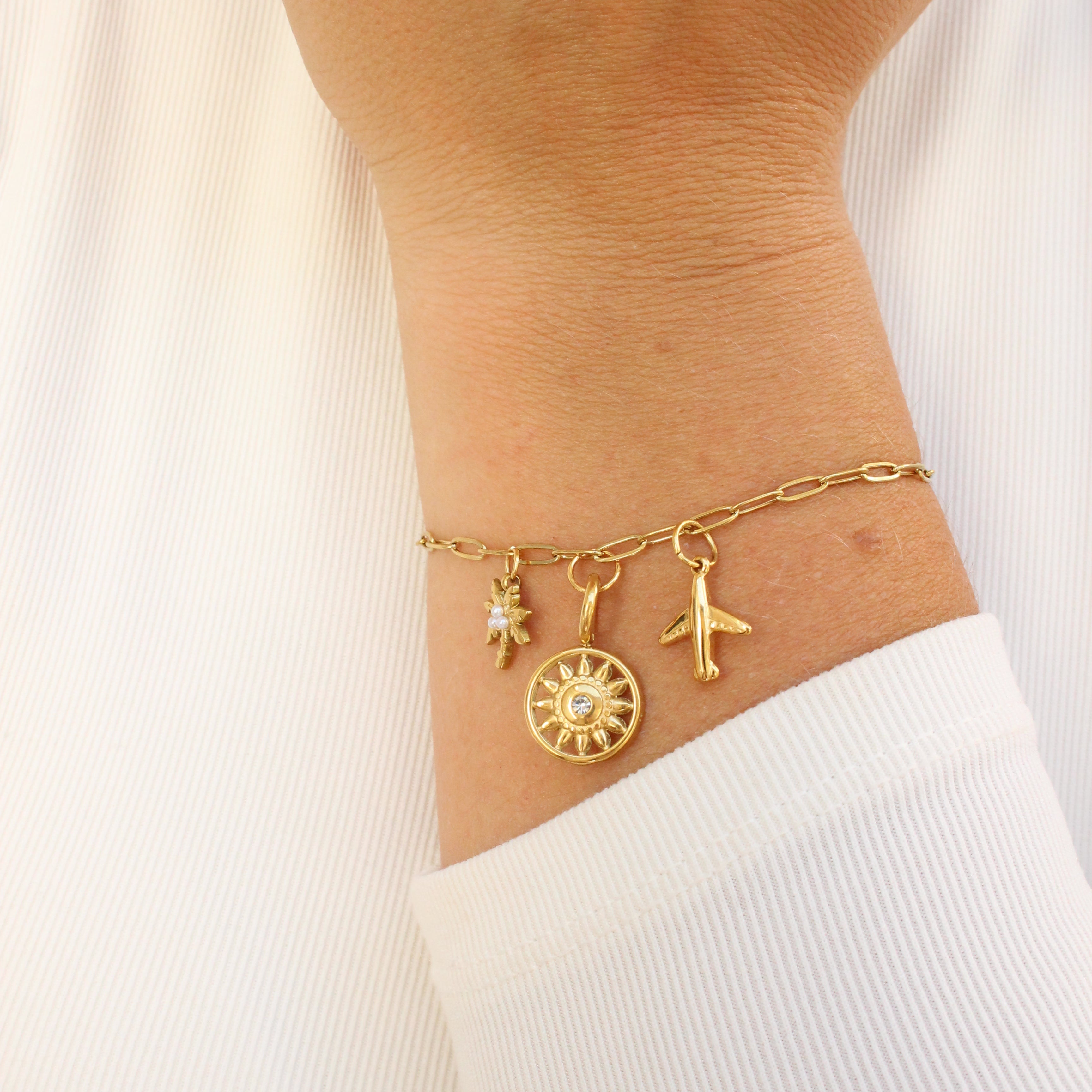 Bracelet paperclip or