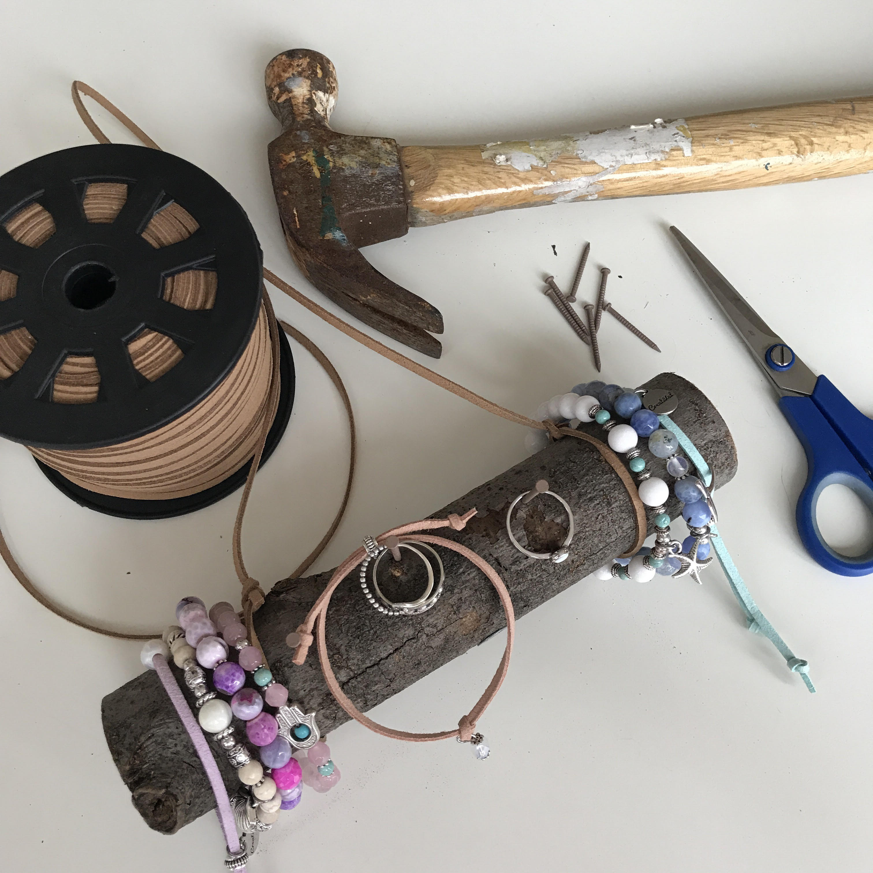 diy présentoir à bijoux creatival