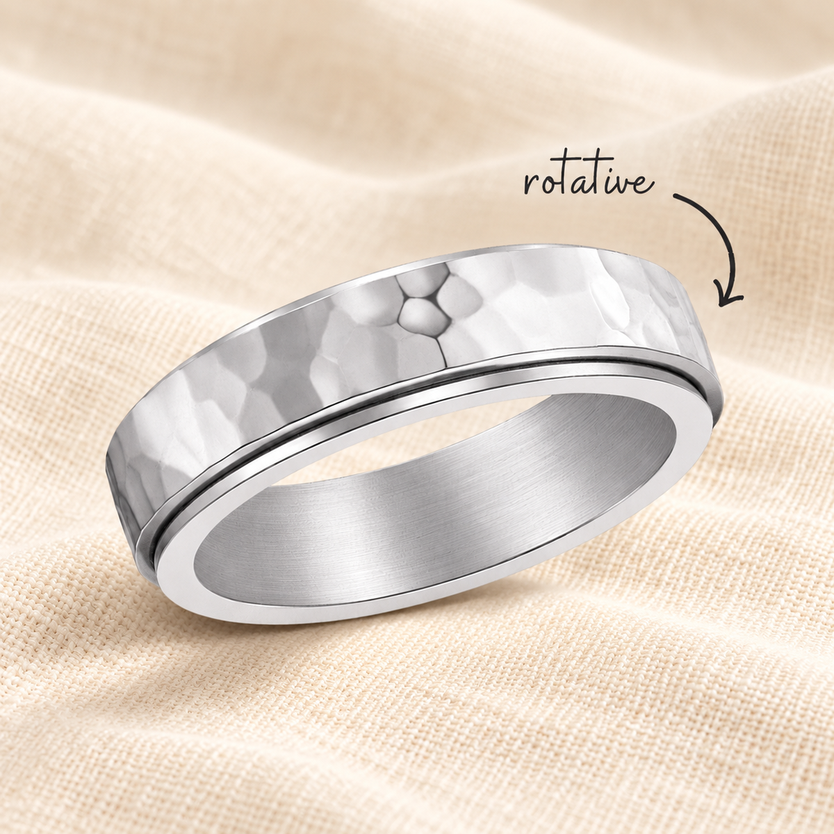 Bague martela argent rotative sur lin crème
