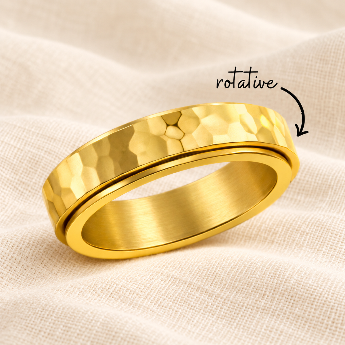 Bague martela or rotative sur lin crème