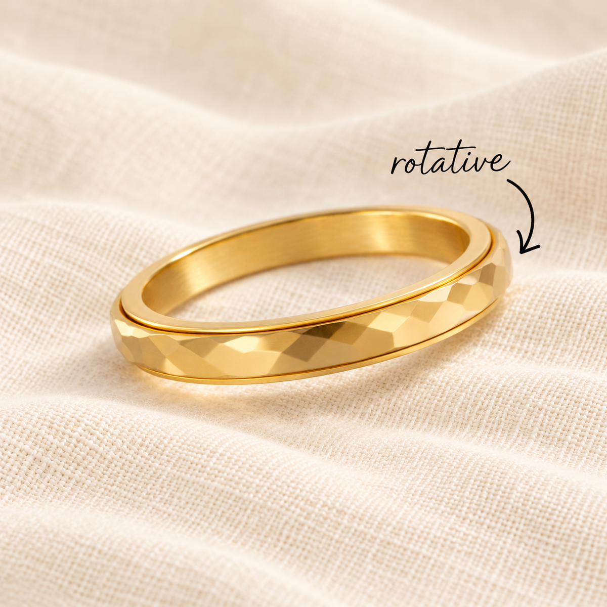 Bague Calmi or rotative sur lin crème