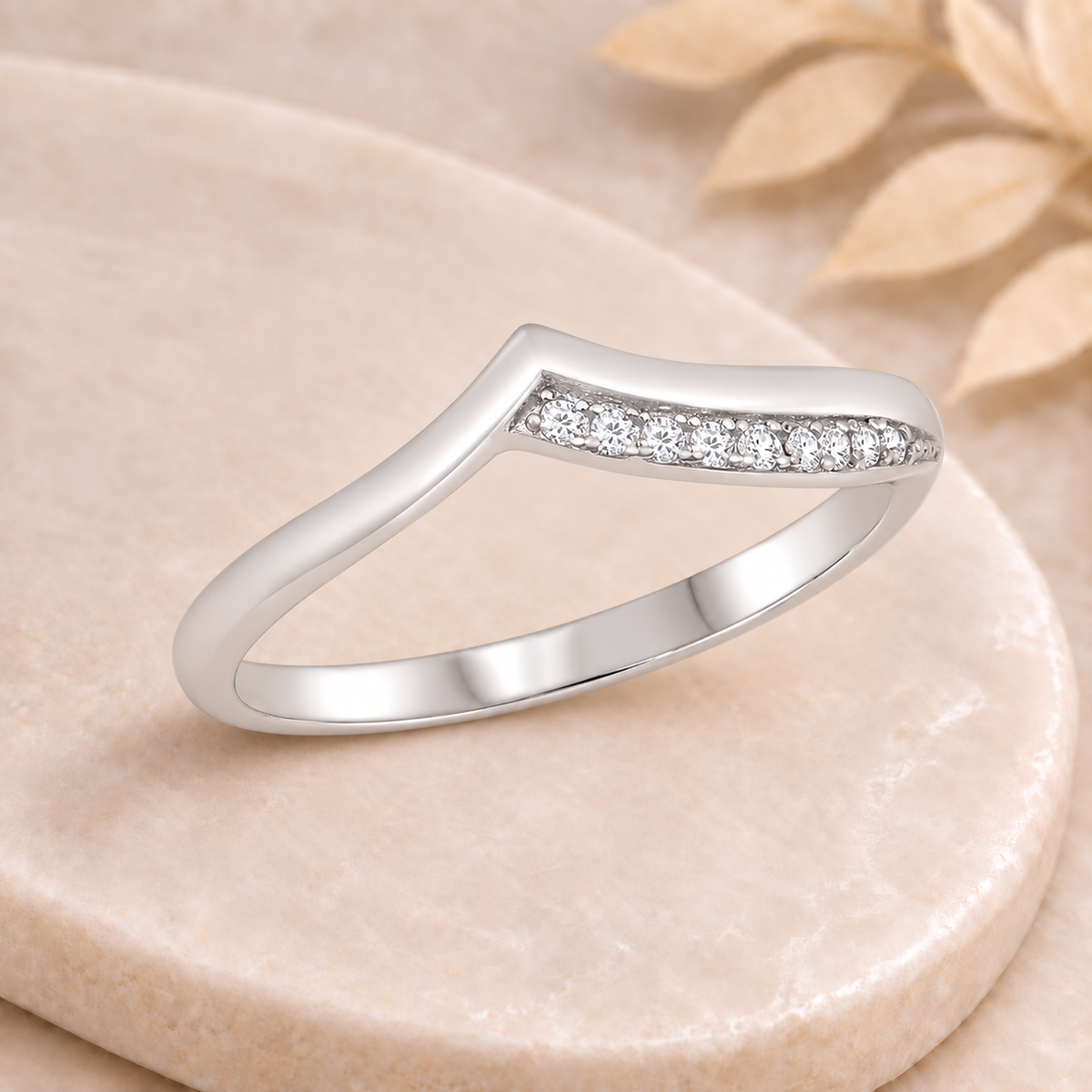 Bague Alina en argent sterling 925 sur plateau beige marbré