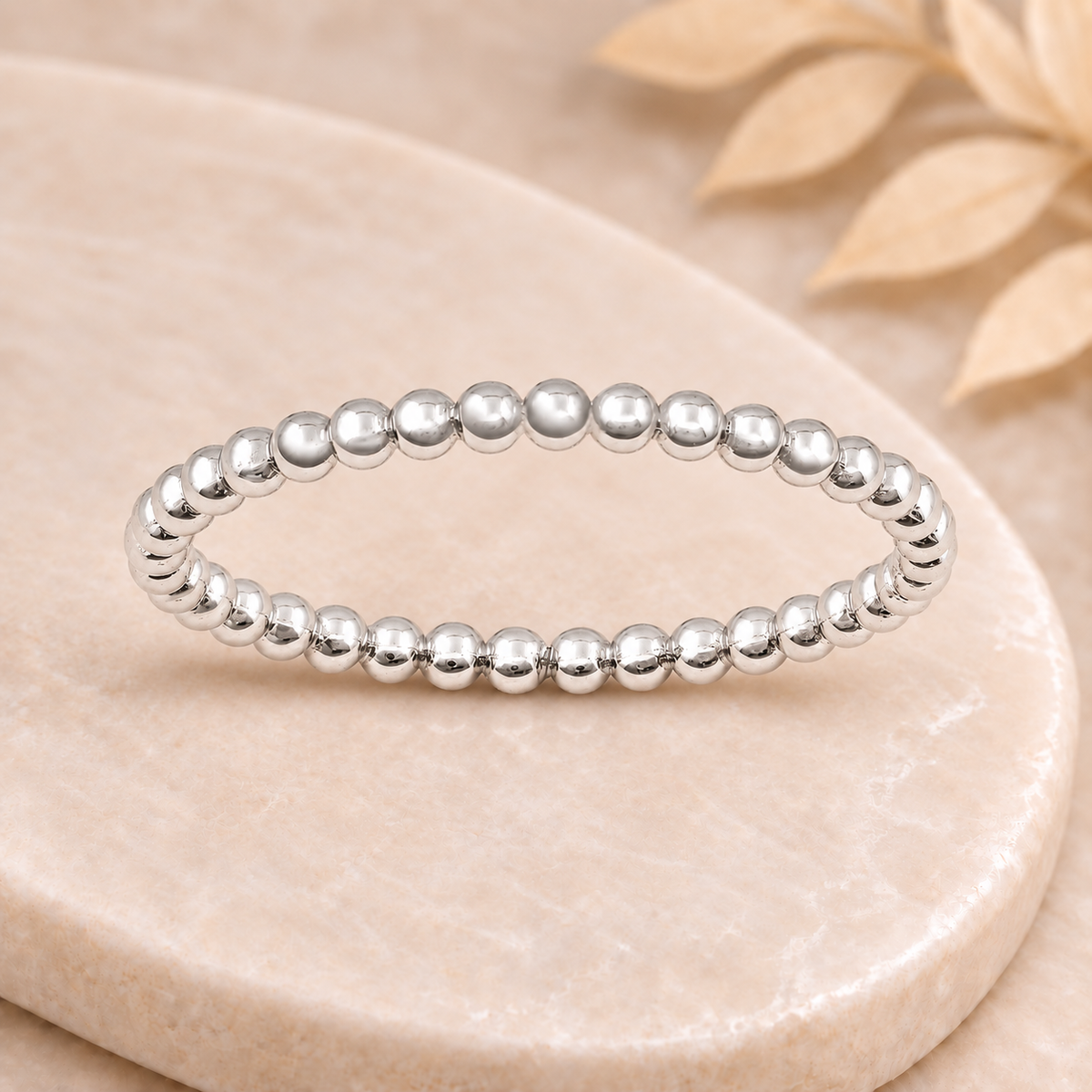 Bague Billie sur plateau beige marbré